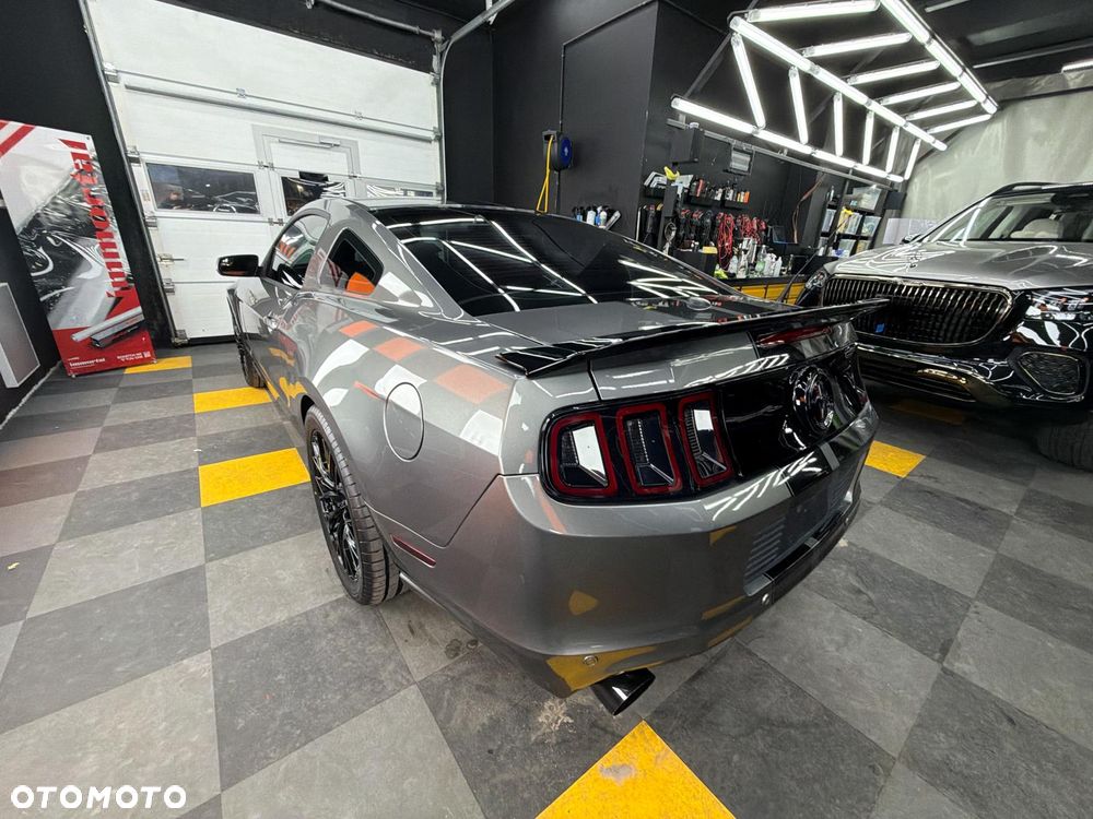 Ford Mustang - 5