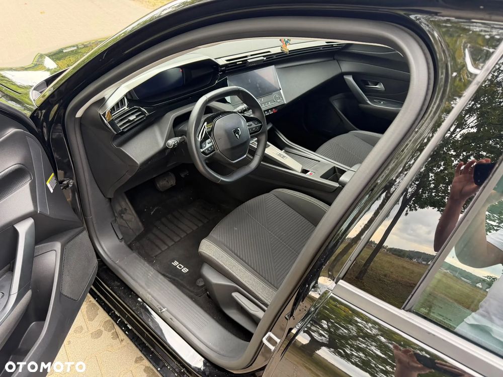 Peugeot 308 - 8