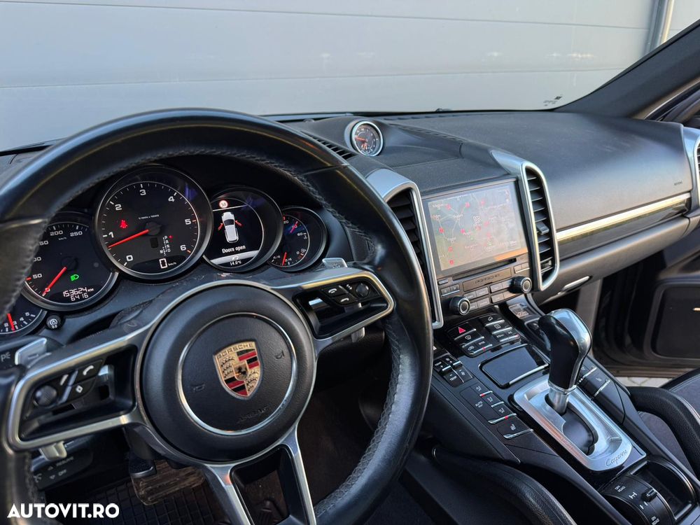 Porsche Cayenne 3.0 L - 10