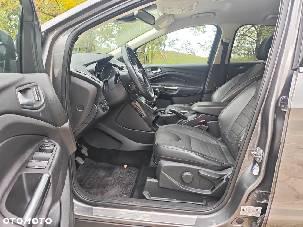 Ford Kuga 2.0 TDCi 4x4 Titanium - 23