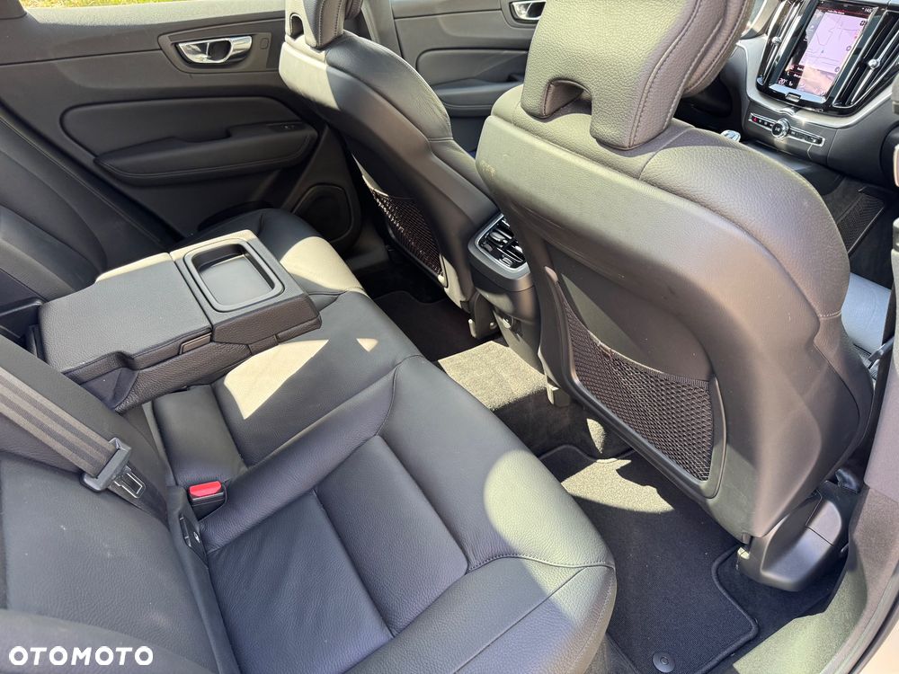 Volvo XC 60 B4 D Inscription - 27