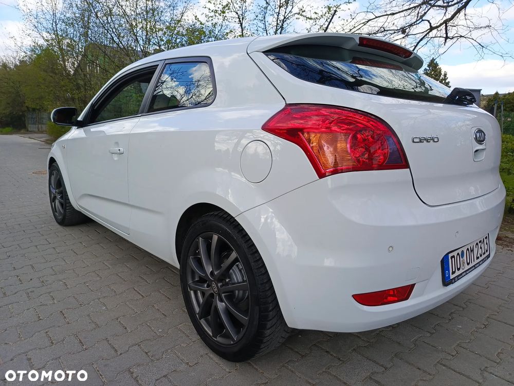 Kia ProCeed 1.4 CVVT Dream-Team Edition - 16