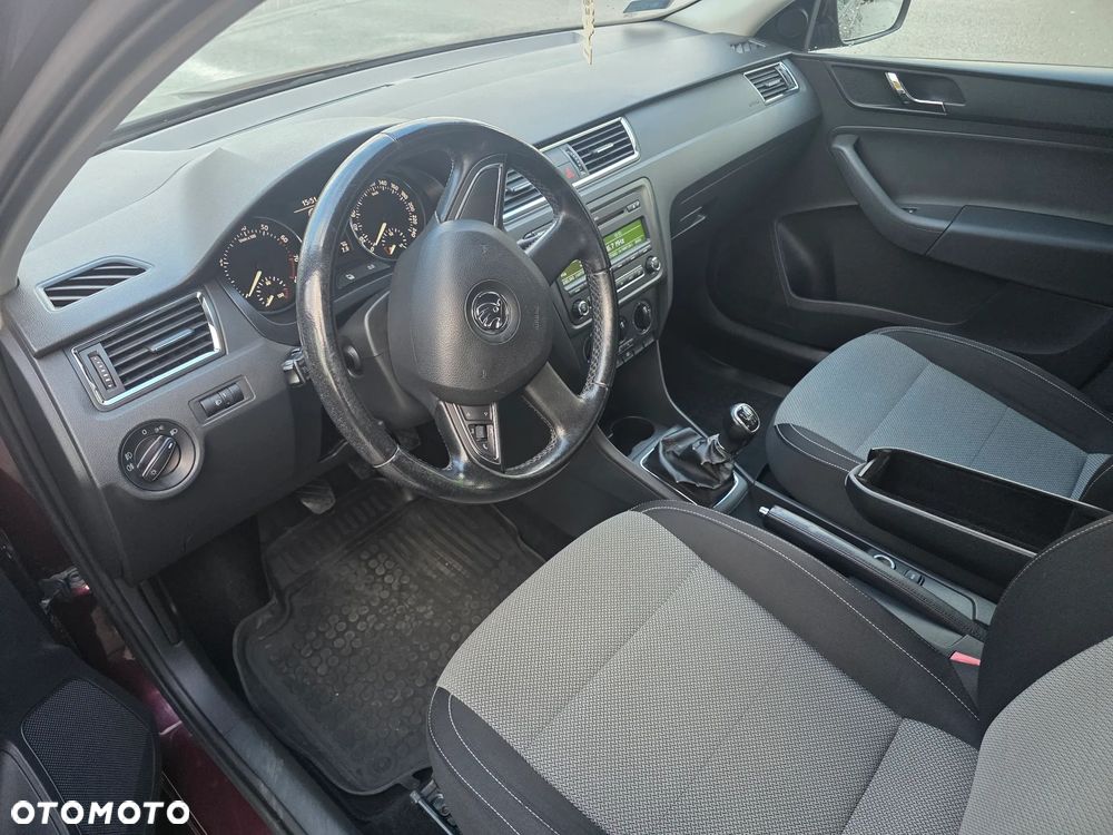 Skoda RAPID 1.2 TSI Active - 8