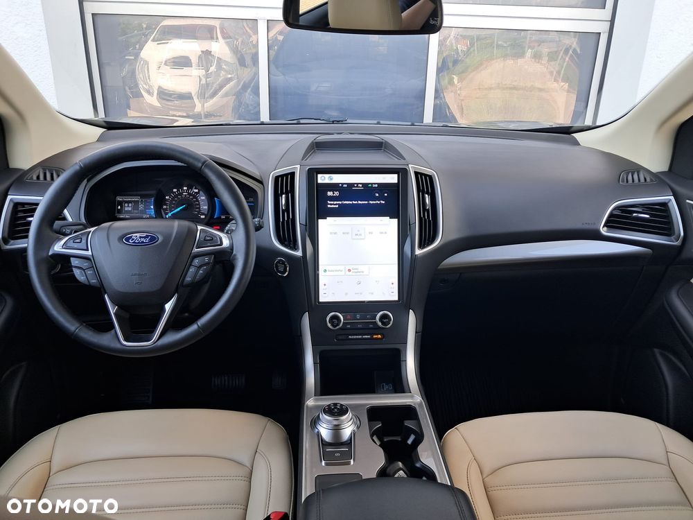 Ford Edge - 8