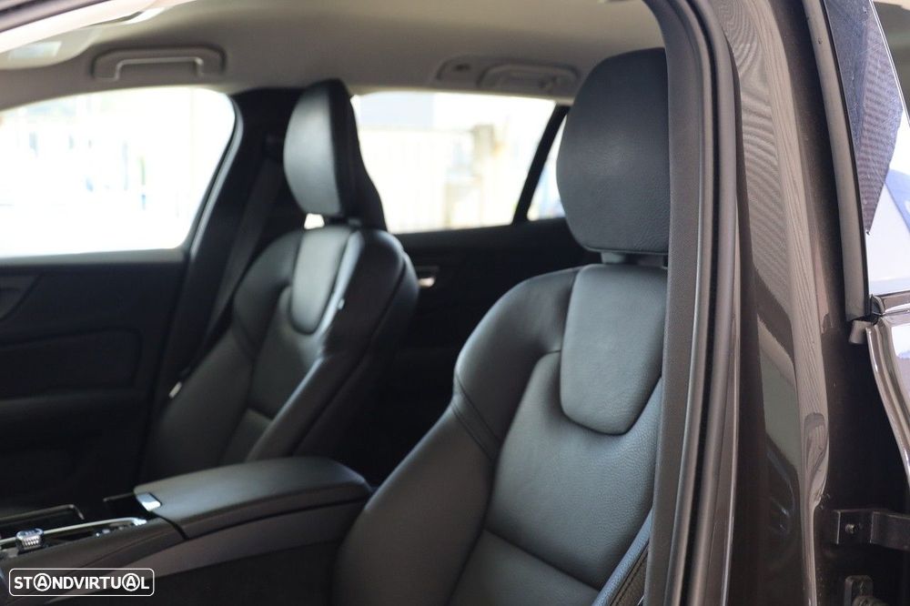 Volvo V60 2.0 T6 AWD TE Plus Dark - 9