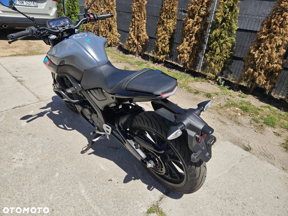 Yamaha MT - 6