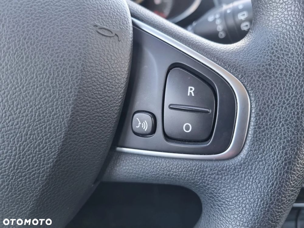 Renault Clio 1.2 16V 75 Life - 30