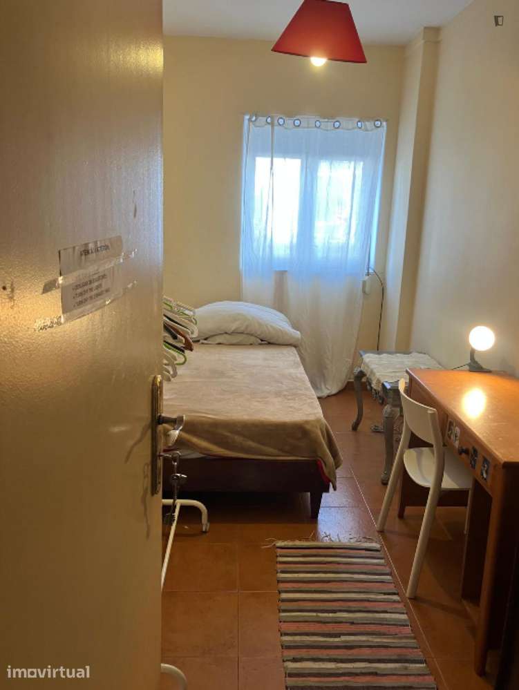 Quarto - localizado em Amadora Lisbon - Grande imagem: 3/11
