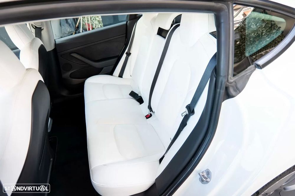 Tesla Model 3 - 41