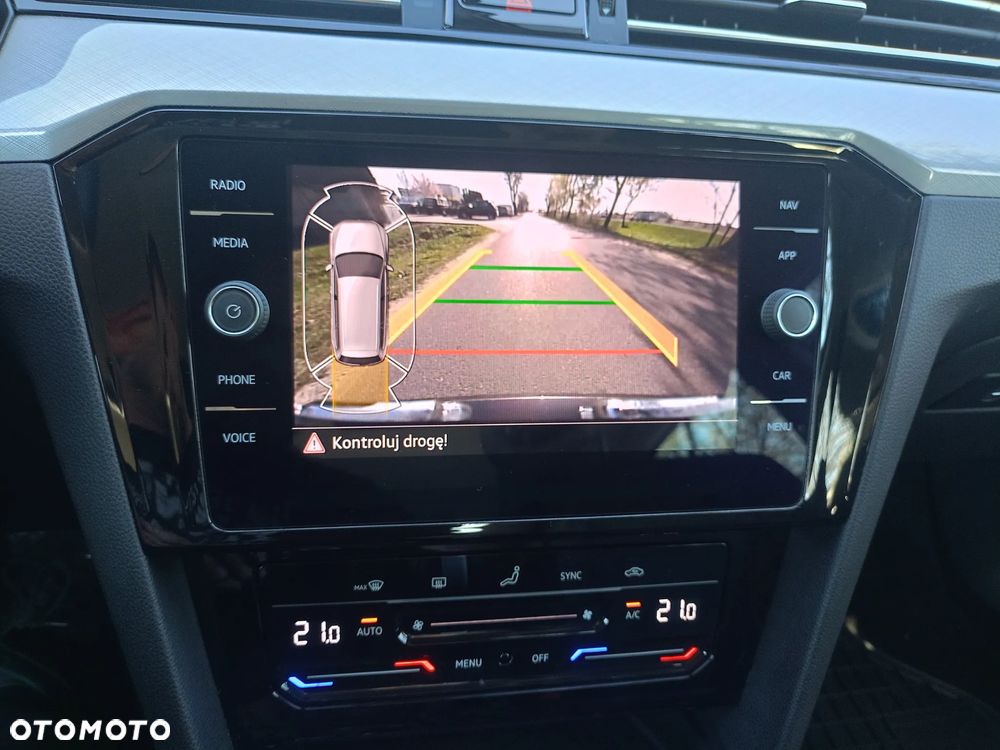 Volkswagen Passat 2.0 TDI SCR Comfortline DSG - 25