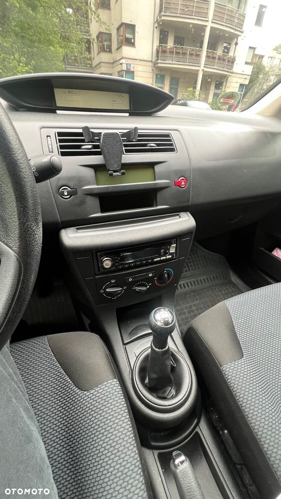 Citroën C4 1.4 16V Equilibre - 8