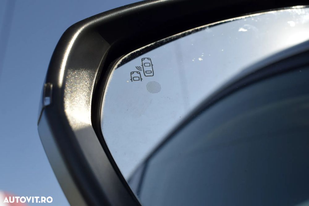 Peugeot 3008 1.2 PureTech Turbo S&S EAT8 Allure - 20