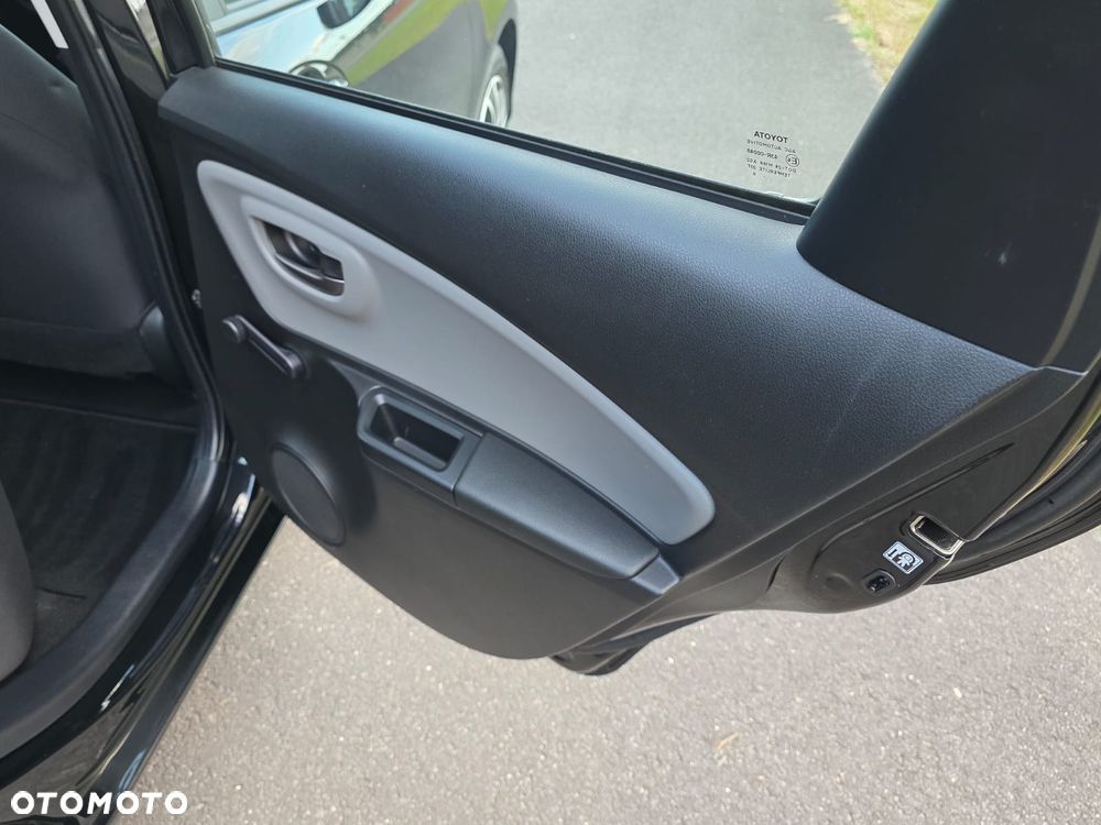 Toyota Yaris 1.0 Premium - 6
