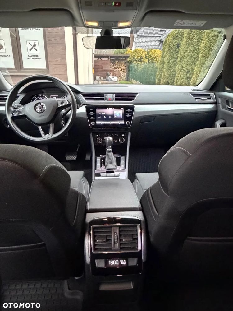 Skoda Superb 2.0 TDI L&K DSG - 26