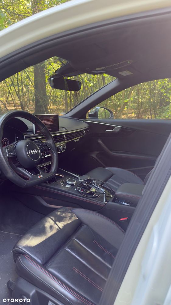 Audi A4 Avant - 12