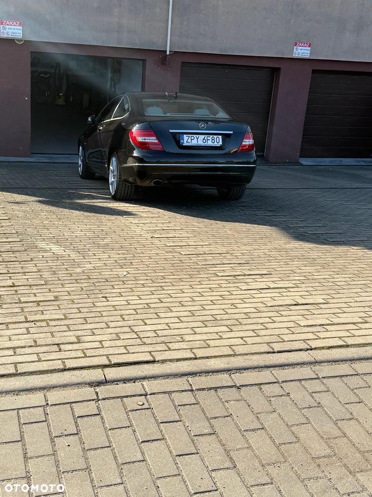 Mercedes-Benz Klasa C 250 CGI BlueEff - 9