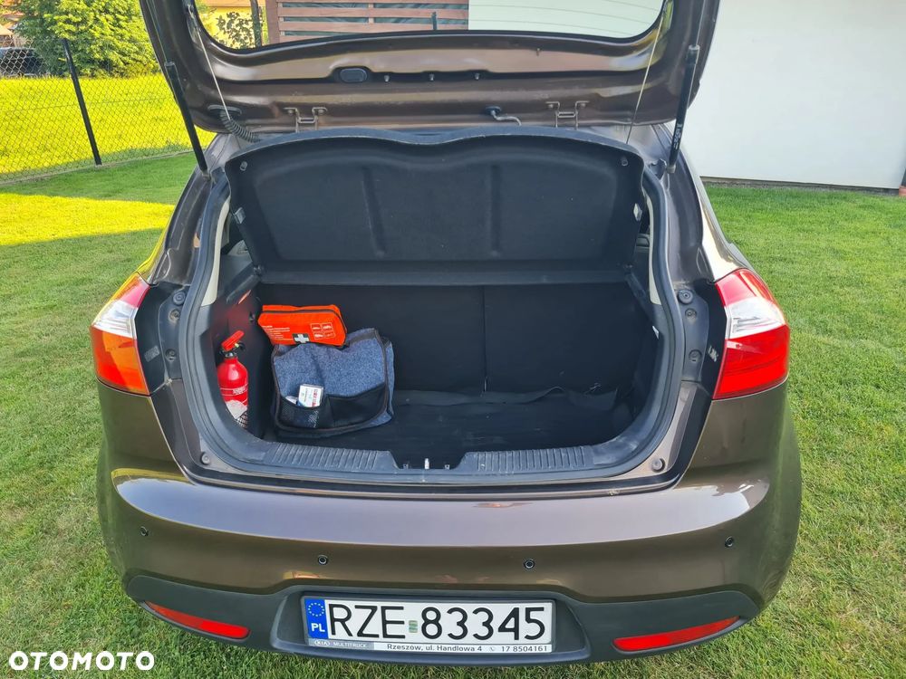 Kia Rio - 5