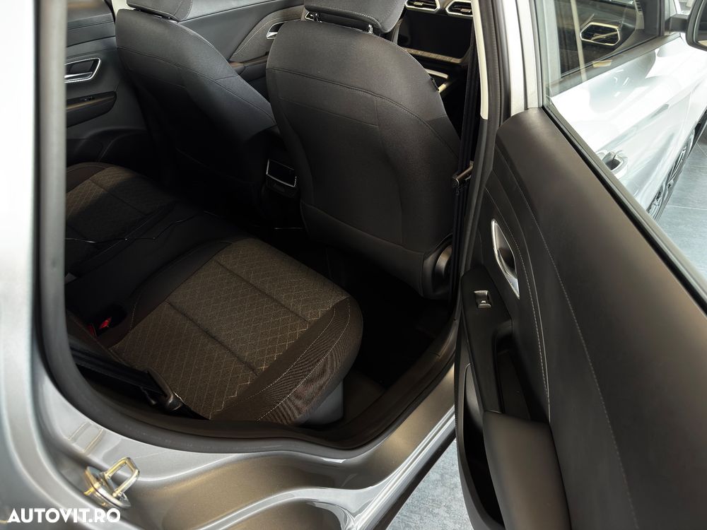 MG ZS HEV 1.5 GSI AT Explore - 14