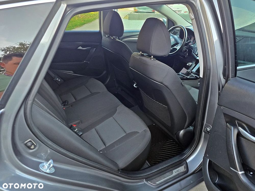 Hyundai i40 Kombi blue 1.6 Family+ - 18