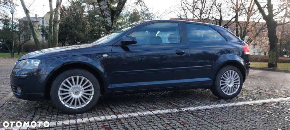 Audi A3 3-drzwiowe 1.6 Ambiente - 4