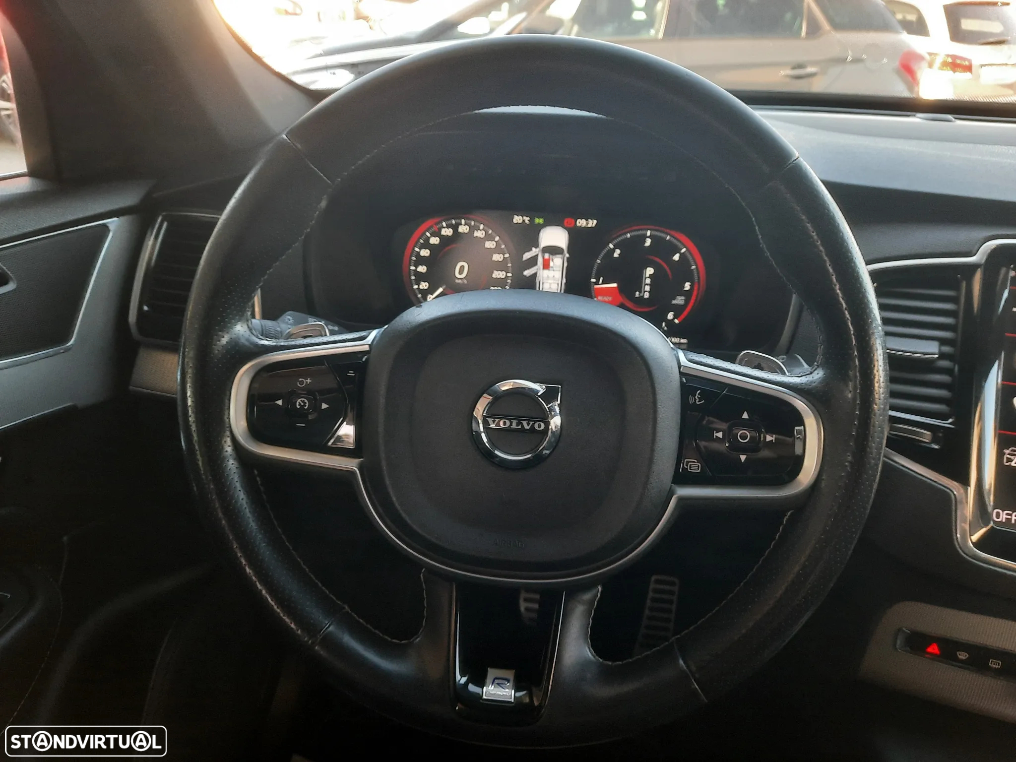 Volvo XC 90 2.0 D4 R-Design - 31