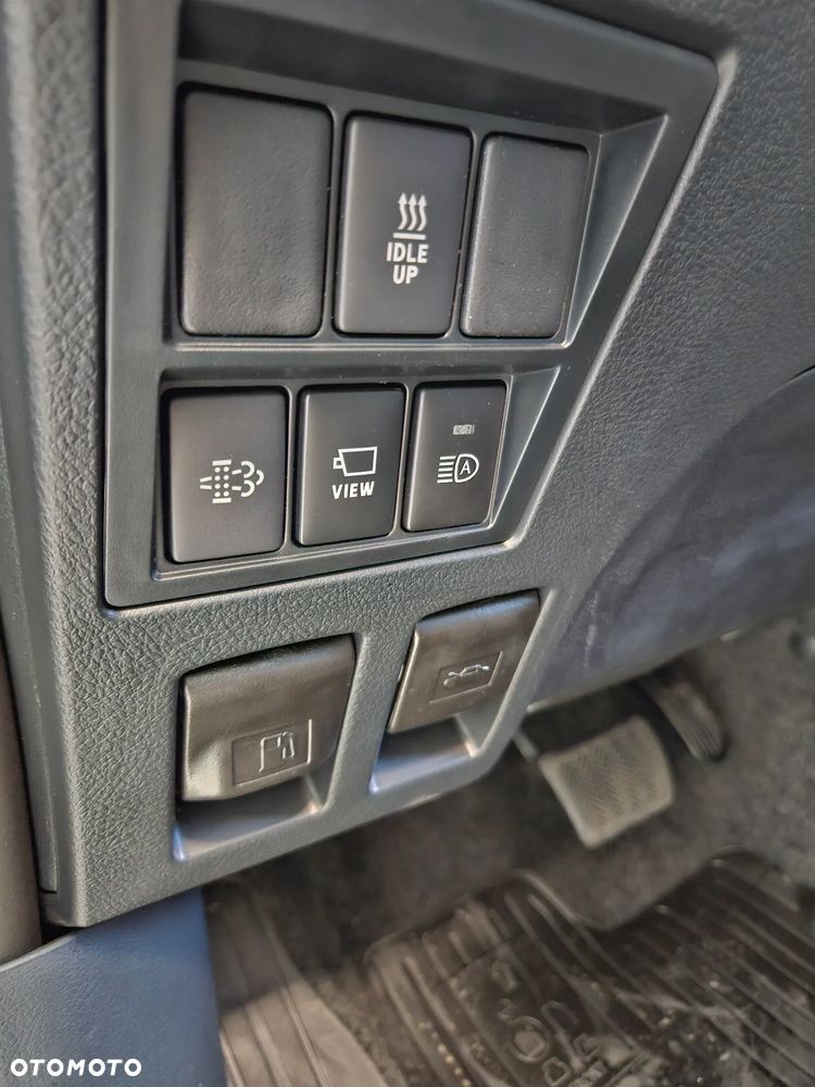 Toyota Hilux 2.8 D-4D Double Cab Invincible 4x4 - 28