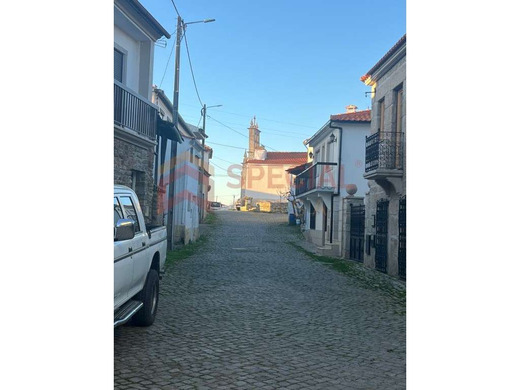 Moradia T4 para Recuperar - Grande imagem: 5/5