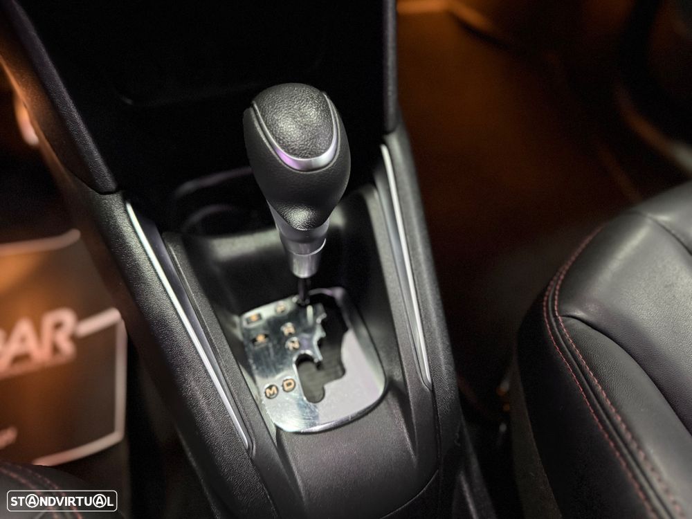 Peugeot 208 1.2 PureTech GT Line EAT6 - 12