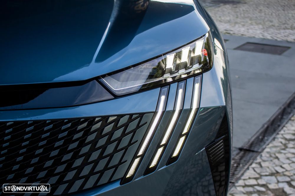 Peugeot E-5008 GT - 8