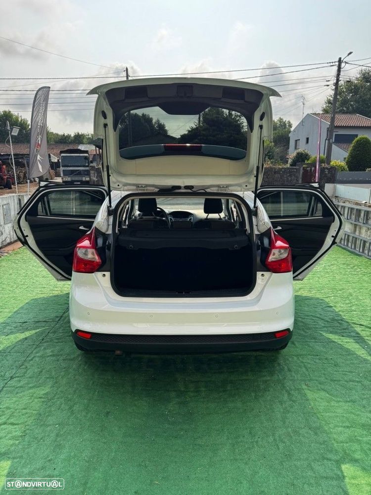 Ford Focus 1.0 EcoBoost S&S Champions Edition - 12