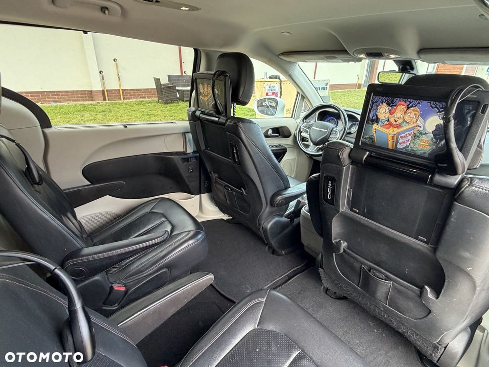 Chrysler Pacifica - 6