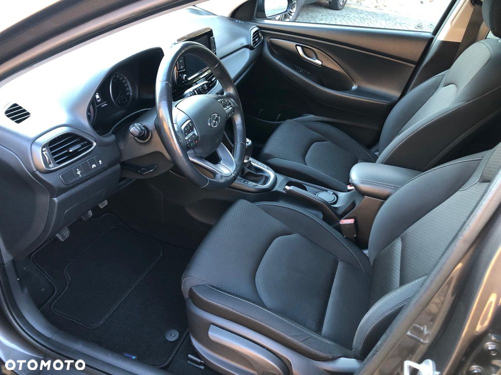 Hyundai i30 - 23