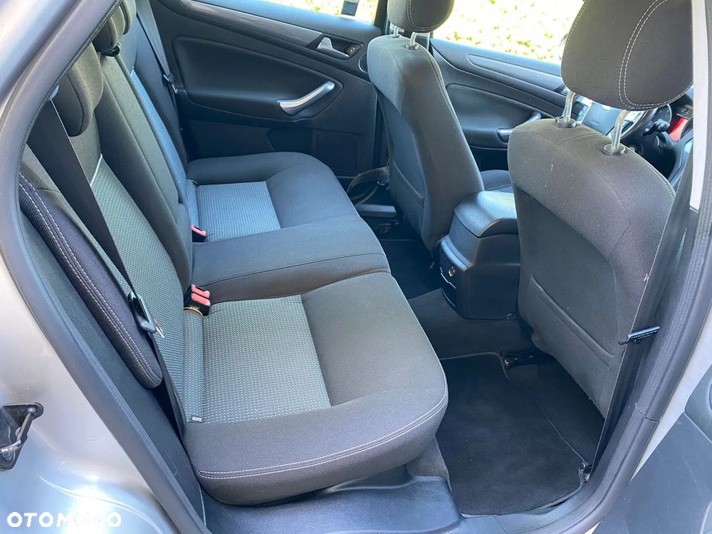 Ford Mondeo - 22
