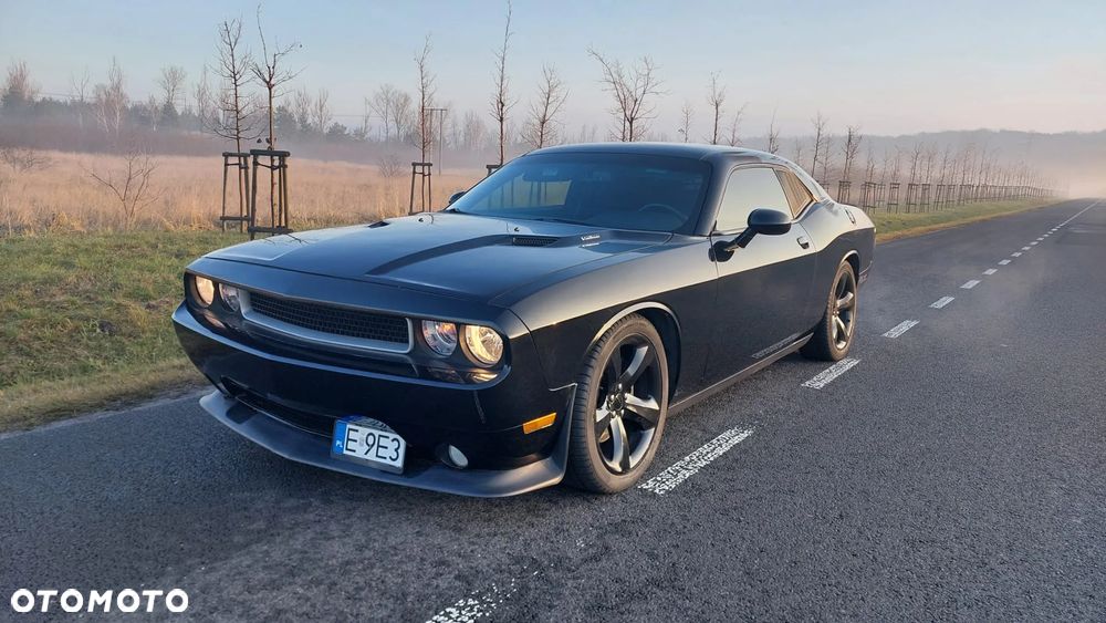 Dodge Challenger - 1