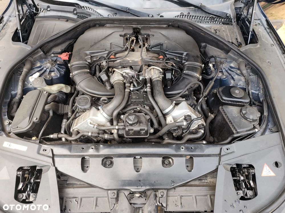 BMW Seria 7 750i L xDrive - 38