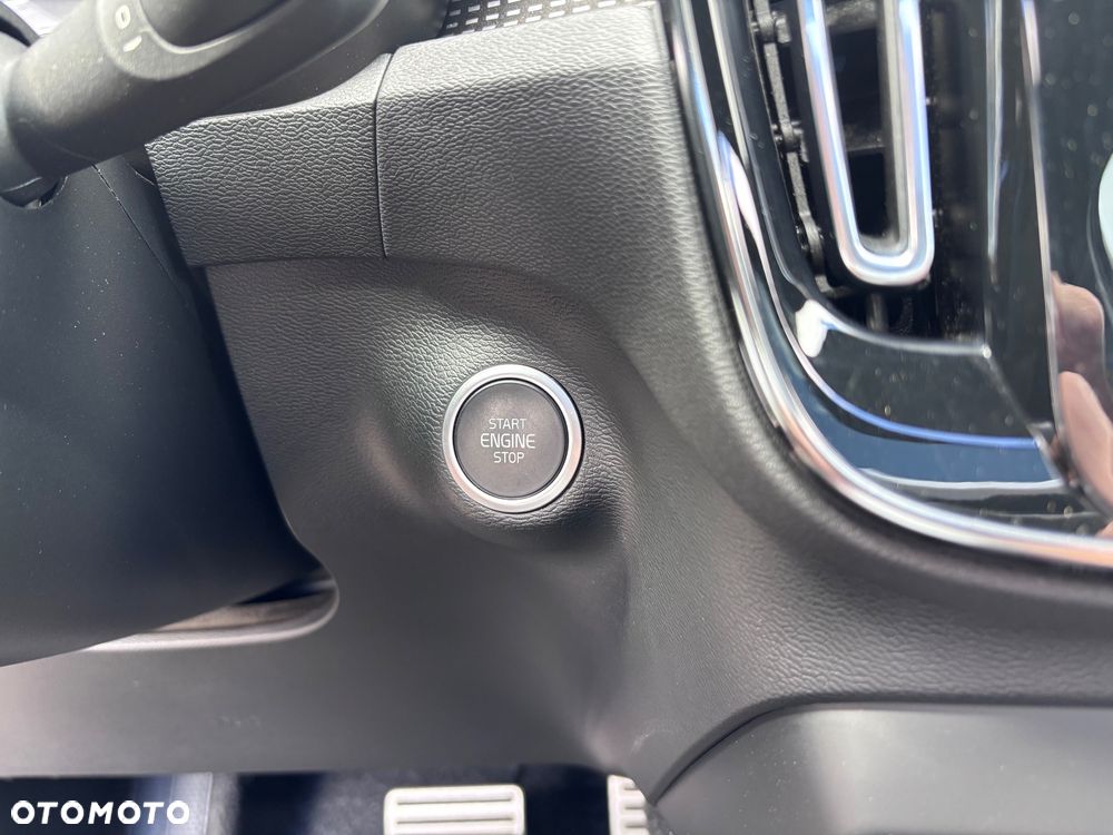 Volvo XC 40 D3 SCR R-Design - 22