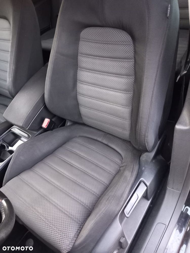 Volkswagen Passat - 8