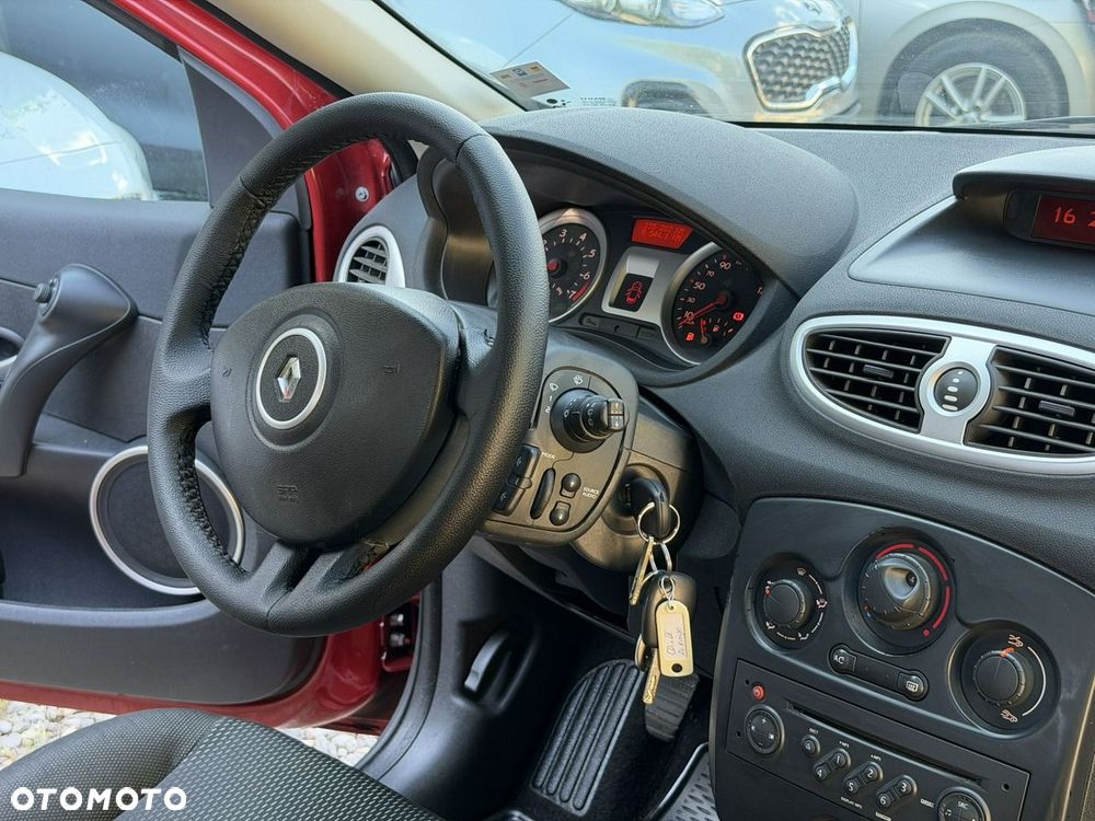 Renault Clio - 18