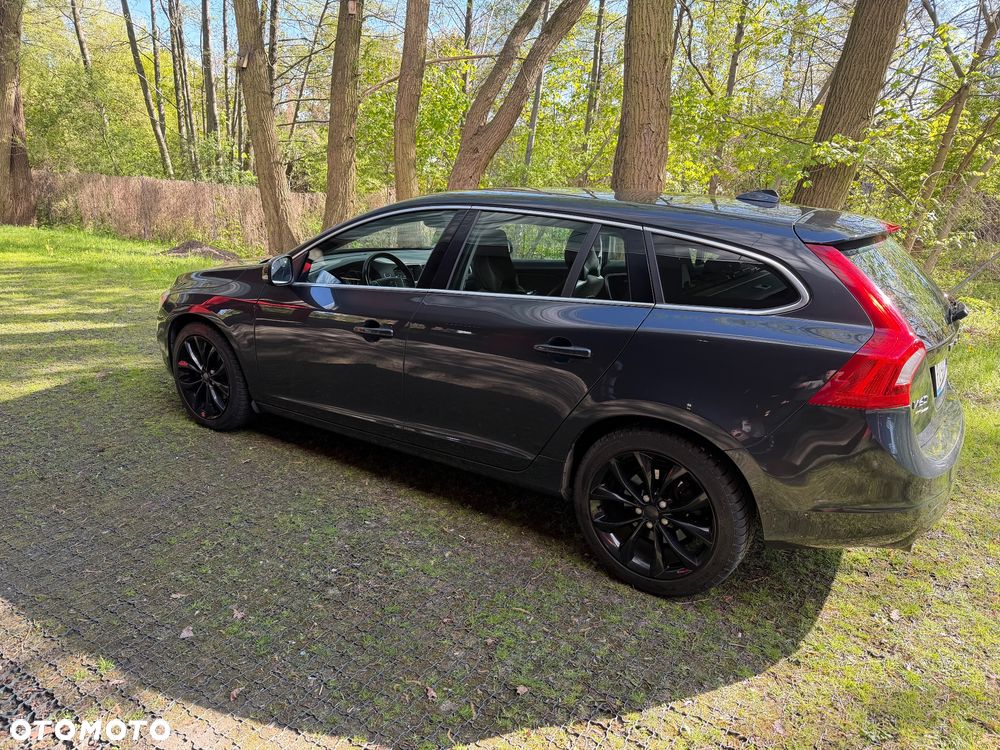 Volvo V60 D3 Drive-E Dynamic Edition (Momentum) - 11