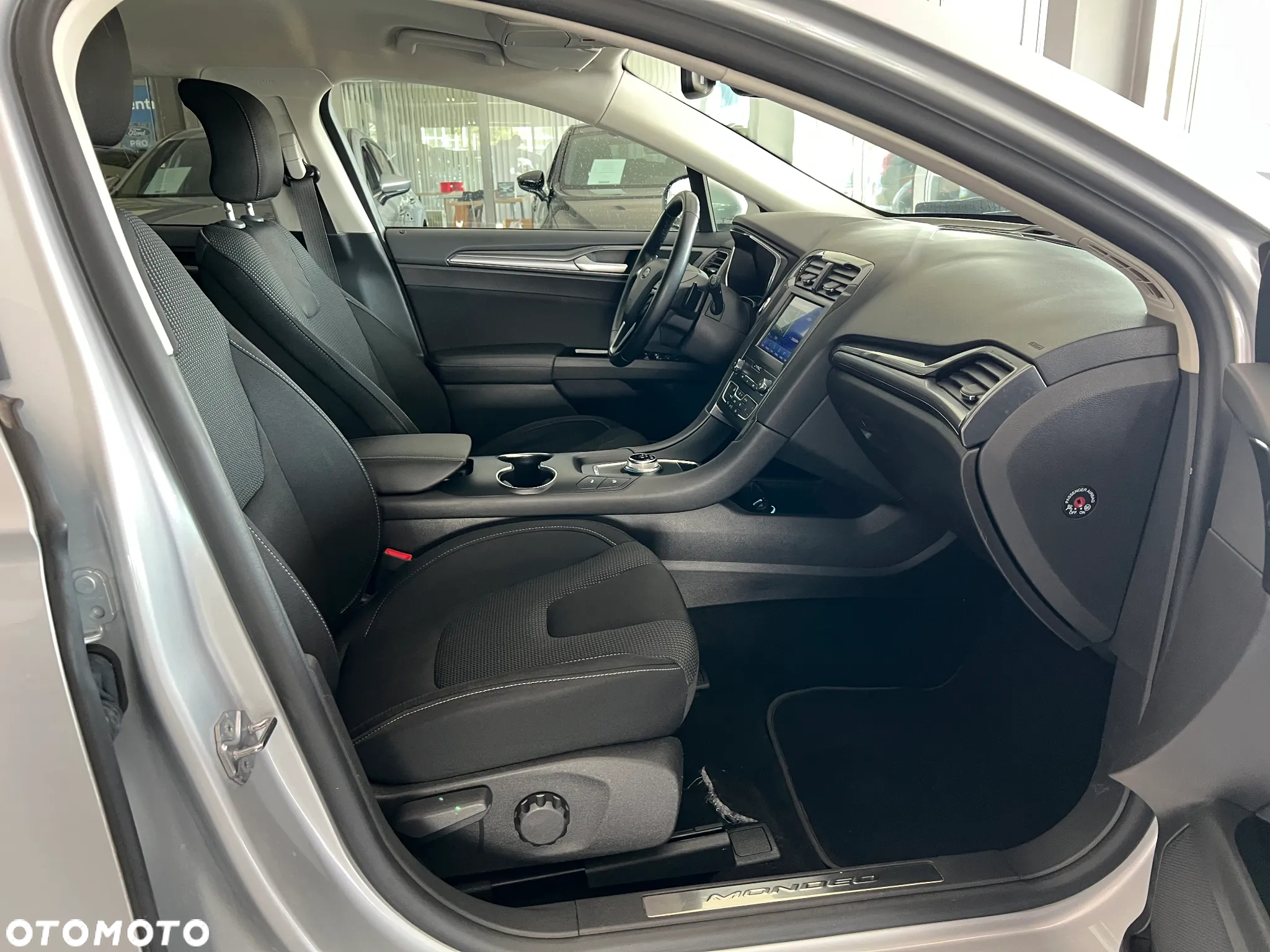 Ford Mondeo 2.0 EcoBlue Titanium - 38