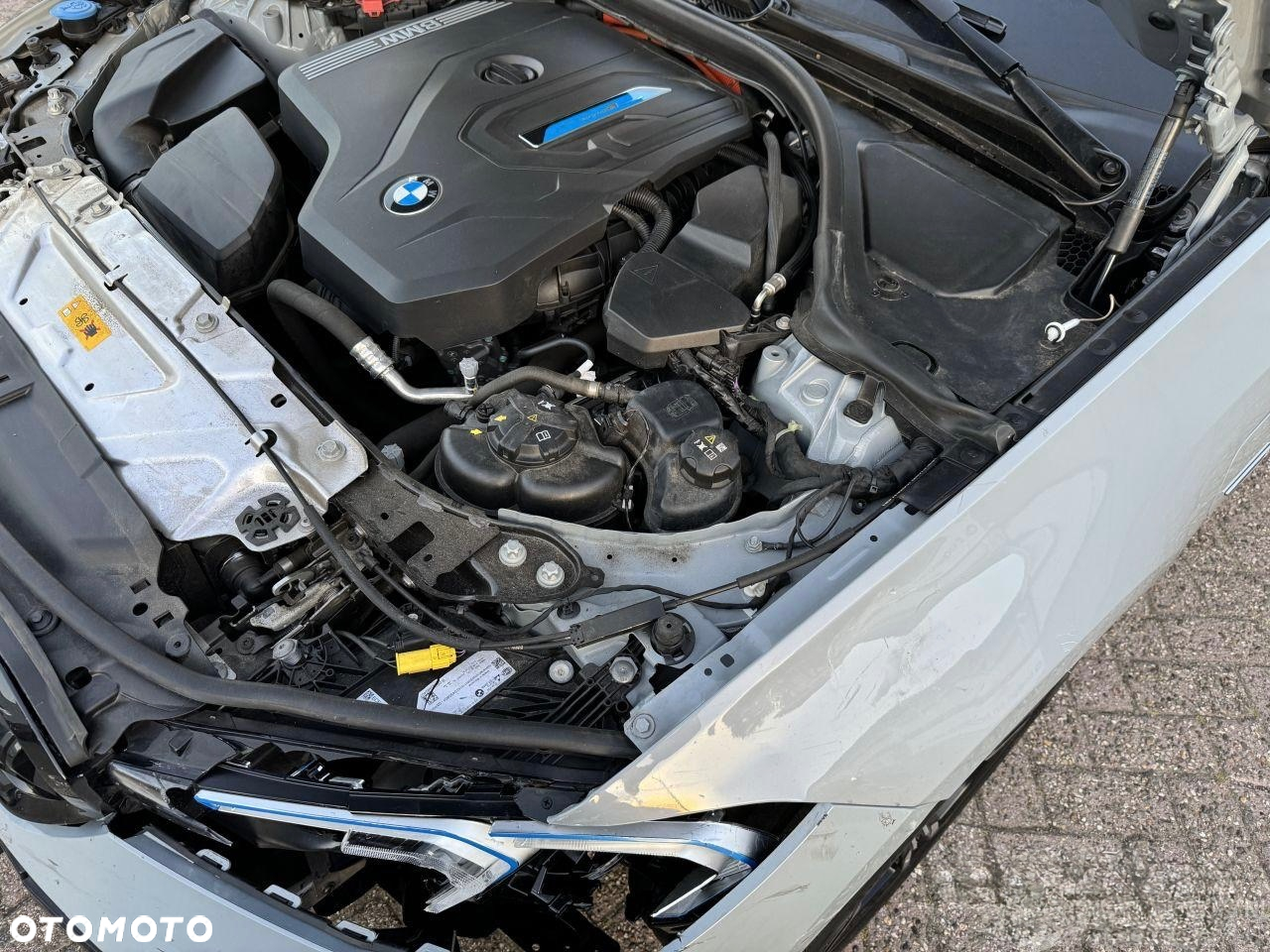 BMW Seria 3 330e PHEV sport - 18