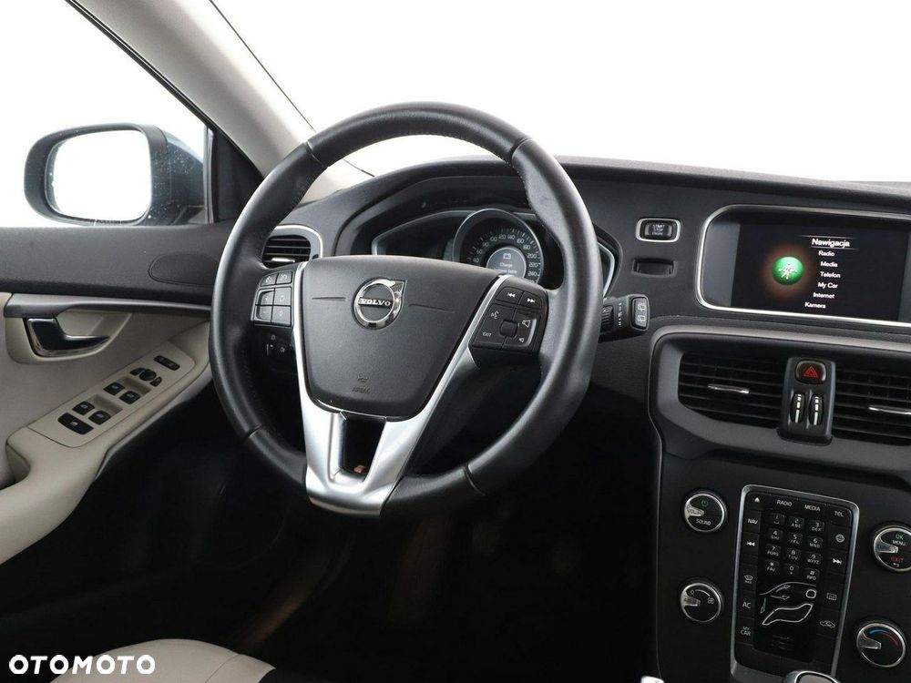 Volvo V40 D2 - 16