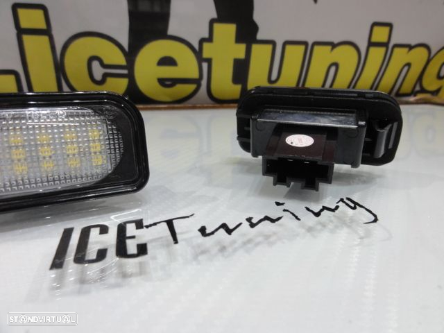 Suporte de lâmpada de matricula com led branco para Mercedes Classe C W203, CLK A209, W209, SL R230, Chrysler Crossfire coupe & Cabrio 03-07 - 11