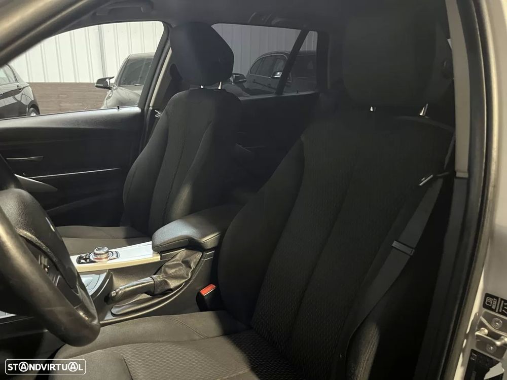 BMW 320 d Touring Auto Line Sport - 27