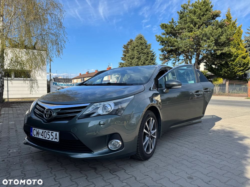 Toyota Avensis - 12