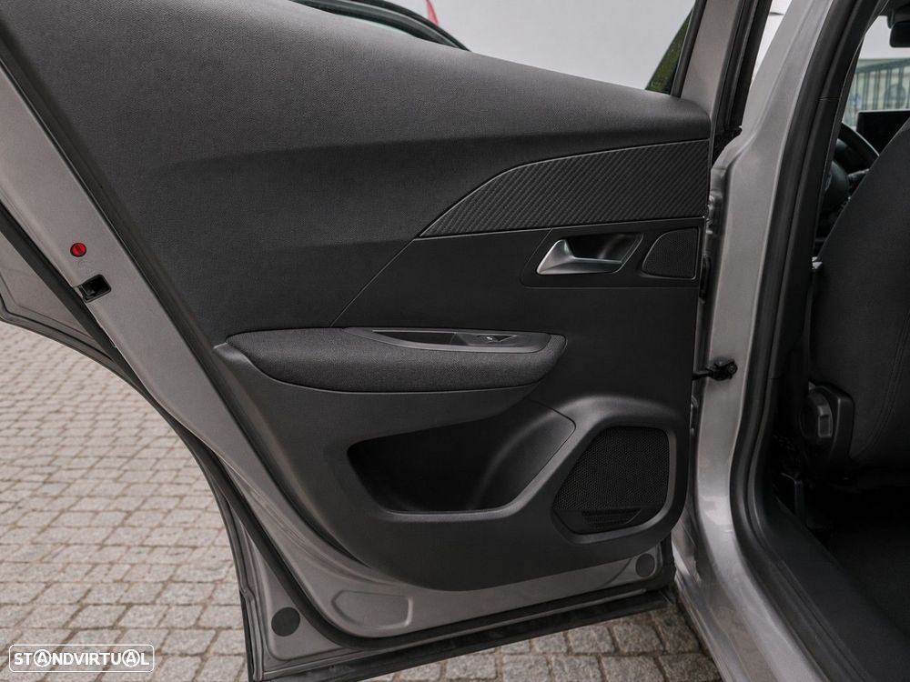 Peugeot 2008 1.2 PureTech Style - 12