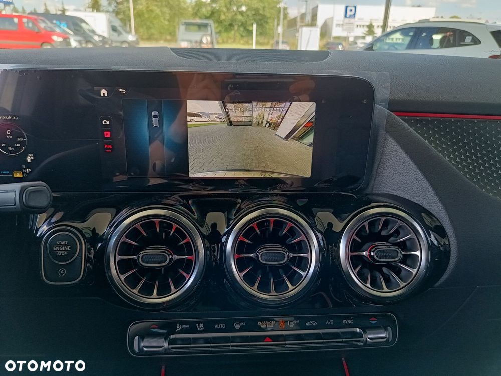 Mercedes-Benz GLA - 29