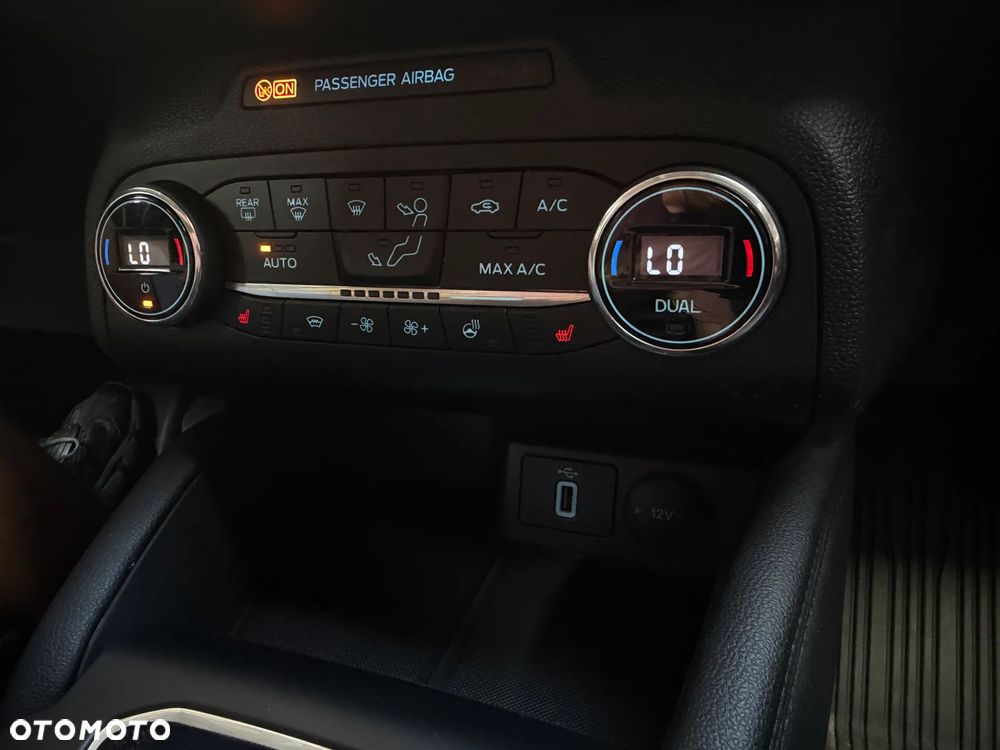 Ford Focus 1.5 EcoBoost Titanium - 34