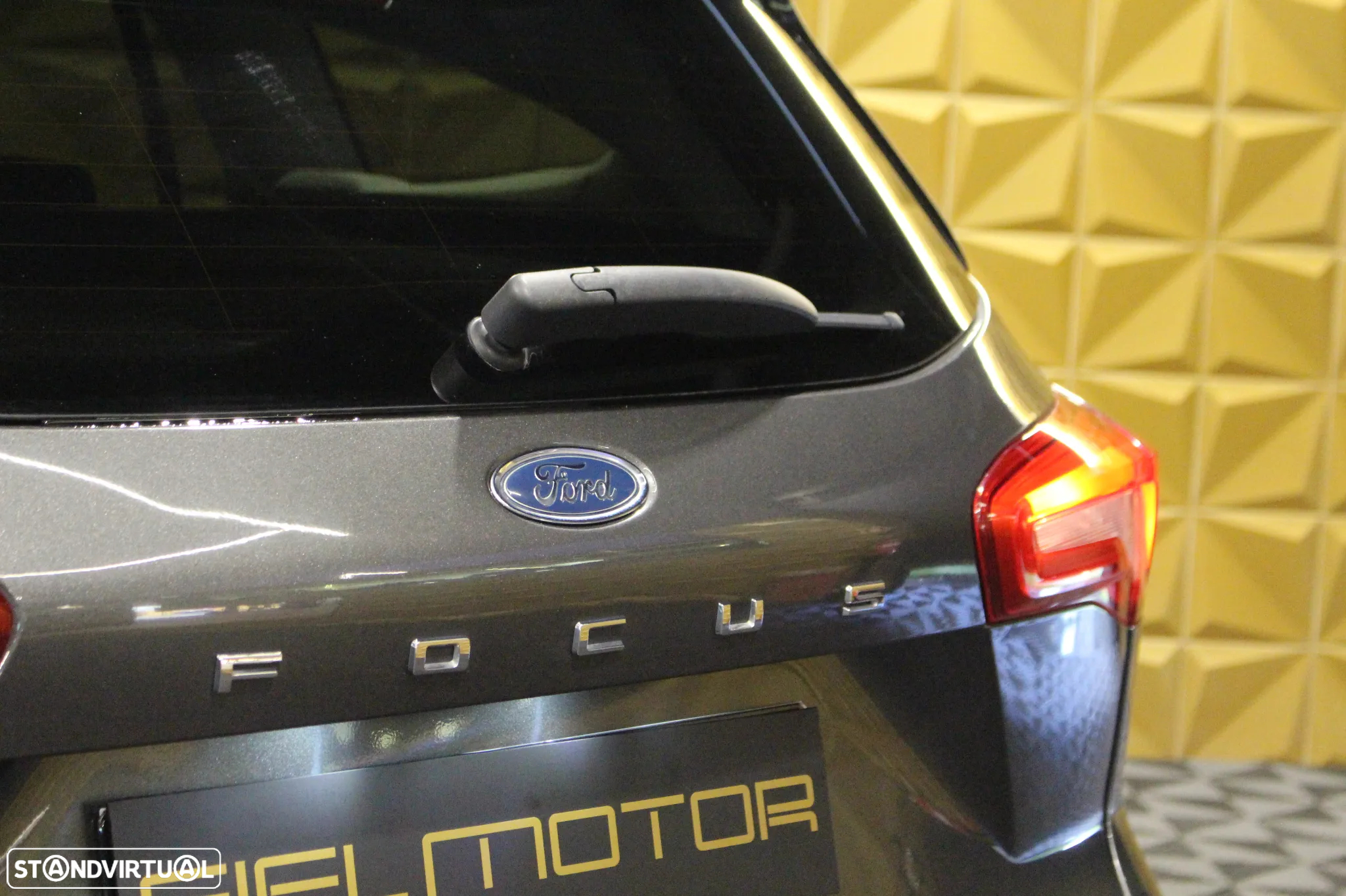 Ford Focus SW 1.5 TDCi EcoBlue Business - 11