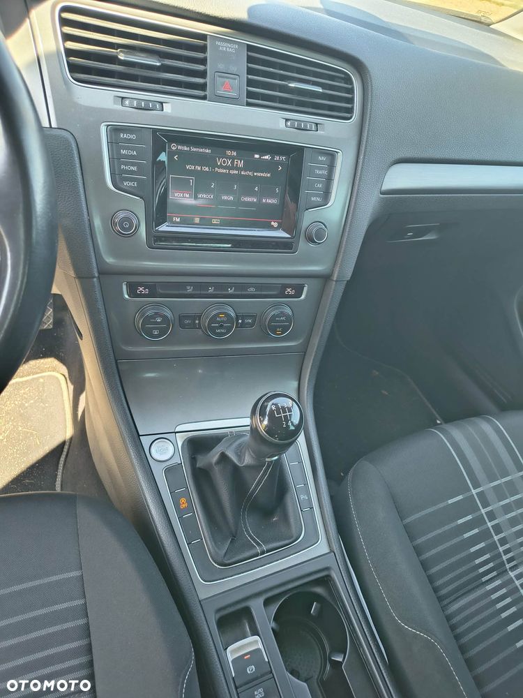 Volkswagen Golf 1.2 TSI BMT Comfortline - 9